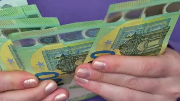 Billetes Euros Manos Femeninas Ganancias Las Mujeres Europa Negocios Para — Vídeos de Stock