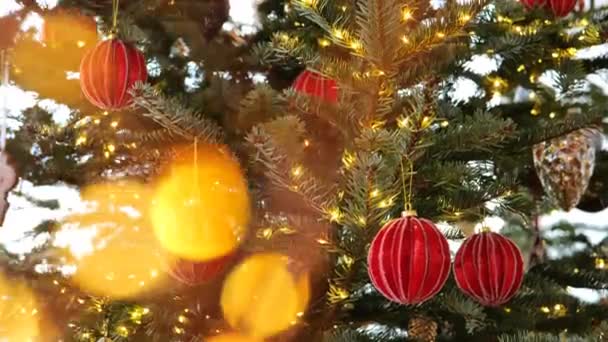 Vánoční Pozadí Jedlí Červené Koule Zářící Girland Christmas Tapety Rekreační — Stock video