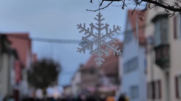 Julegadedekorationer Gående Mennesker Julemarkeden Blødt Fokus Festligt Hyggeligt Humør Optagelser – Stock-video