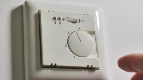 Кнопка Управления Подогревом Пола Управление Отопительной Системой Доме Отопление Дома — стоковое видео