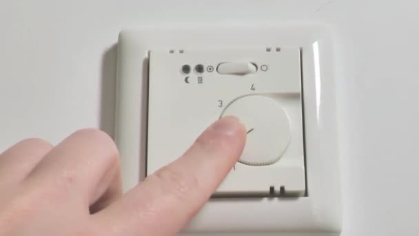 Warme Vloerschakelaar Verwarmde Vloerbedieningsknop Controle Van Het Verwarmingssysteem Het Huis — Stockvideo