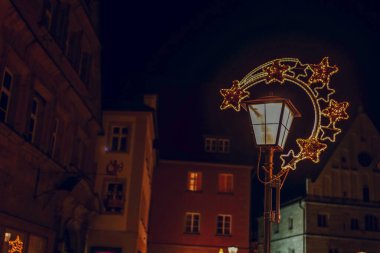 Noel Işıklı Dekoratif Sokak Lambası. Dekorasyonlu Gece SokağıName