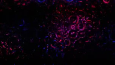 Mavi ve kırmızı tonlarda cam doku. Karanlık, yuvarlak bir arka plan ve ışık yanıp sönüyor. Duvar kağıdını boz. 