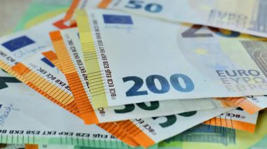 Avrupa para birimi. Avro banknotları yakın plan. Döndürme. 4k görüntü