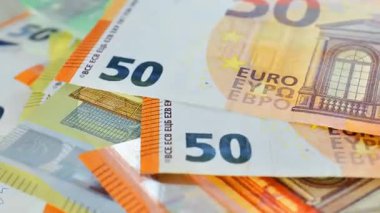 Avro banknotları. Döndürme. Avro banknotları yakın plan. 4k görüntü