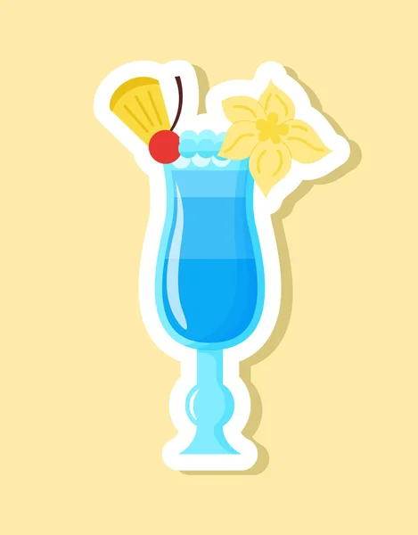 卡通风格的向量蓝色鸡尾酒贴纸 用红莓在玻璃杯中喝冷饮 — 图库矢量图片