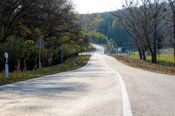 Georgia 'da yollar, otoyollar ve iki nokta üst üste.