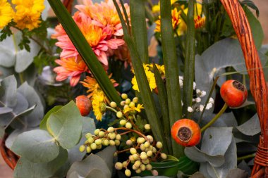 Sonbahar çiçekleri parti süslemeleri için kötüdür