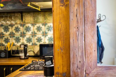 Ev mutfağının iç tasarımı.