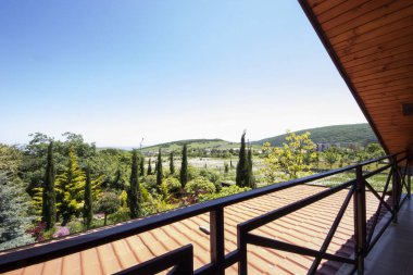 Bahçede bahçeler, farklı bitkiler