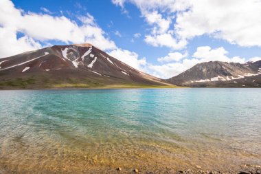 Javakheti, Goergia 'daki Abuli dağı zirvesi ve gölü.