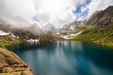 Samegrelo, Georgia 'daki Toba-varchkhili Gölü.