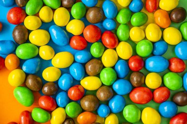 Renkli şekerler, çok renkli gradyanlar