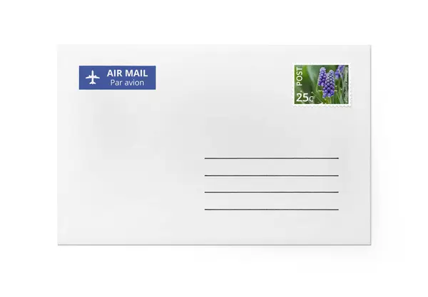 手紙のためのホワイトペーパー封筒 スタンプ付きのフロントサイド — ストック写真