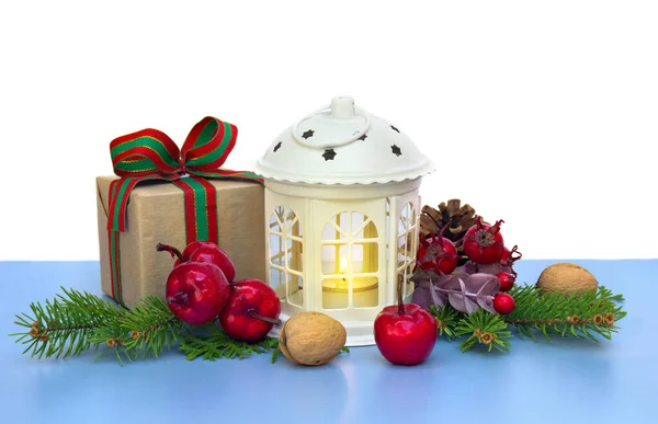 Decoração Natal Lanterna Natal Caixa Presente Bagas Vermelhas Cone Pinho — Fotografia de Stock