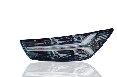 Farlar, arka ışık, araba teknolojisi, yol gösteren aydınlatma sistemi, çip teknolojisi, enerji tasarrufu, arka plandan izole edilmiş.