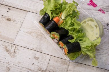 Asya sokak yemekleri, yengeç salatası, salata kapsülleri kilo kaybı, hidroponik sistem, alınması kolay sokak yemekleri, toksik olmayan.