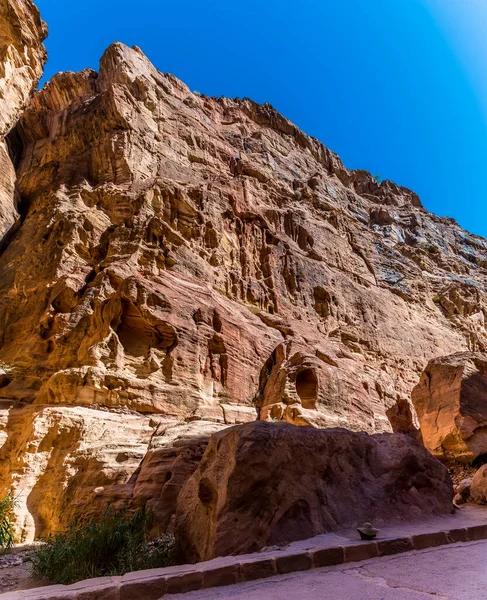Widok Murów Wąwozu Zbliżanie Się Starożytnego Miasta Petra Jordania Lecie — Zdjęcie stockowe