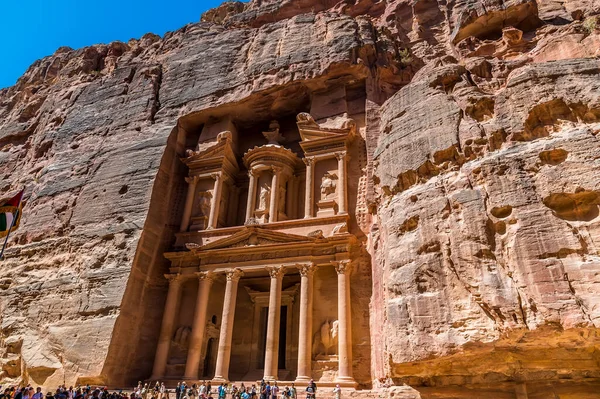 Utsikt Längs Klippan Och Finansbyggnaden Fasad Den Antika Staden Petra — Stockfoto