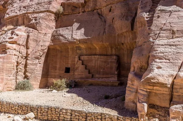 Veduta Dei Luoghi Sepoltura Vicino Sentiero Nell Antica Città Petra — Foto Stock