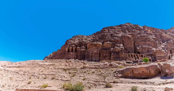 Una Vista Hacia Las Tumbas Reales Antigua Ciudad Petra Jordania — Foto de Stock