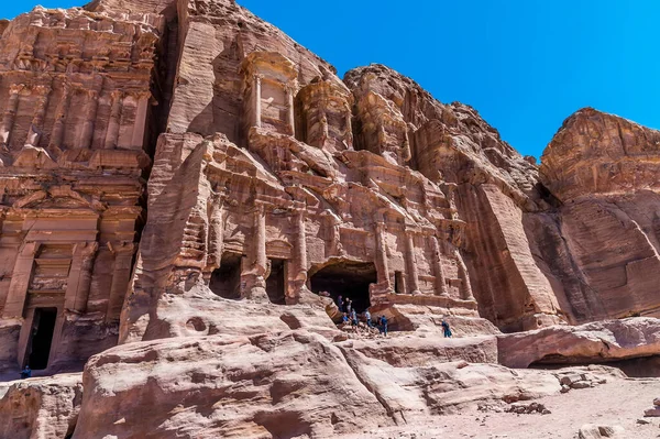 Kilátás Néz Fel Royal Sírok Ókori Város Petra Jordánia Nyáron — Stock Fotó