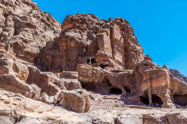 Över Färgglada Klippformationer Bredvid Kungliga Gravarna Den Antika Staden Petra — Stockfoto