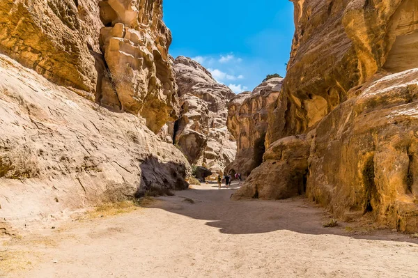 Uma Vista Para Parte Mais Ampla Desfiladeiro Little Petra Jordânia — Fotografia de Stock