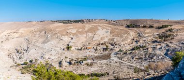 Yaz aylarında Ürdün 'ün Shobak kentindeki haçlı şatosunun harabelerinden bir manzara.