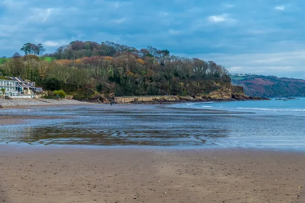 Uma Vista Longo Praia Como Maré Gira Saundersfoot País Gales — Fotografia de Stock