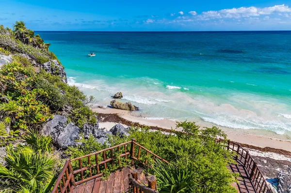 View Cliffs Out Sea Mayan Settlement Tulum Mexico Sunny Day — Stock Photo, Image