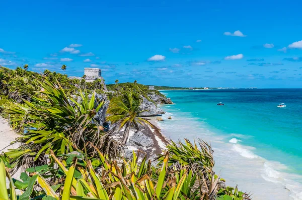 View Cliffs Coastline Out Sea Mayan Settlement Tulum Mexico Sunny — Stock Photo, Image