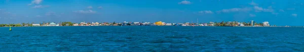 Una Vista Panorámica Acercándose Ciudad Belice Belice Desde Mar Día —  Fotos de Stock