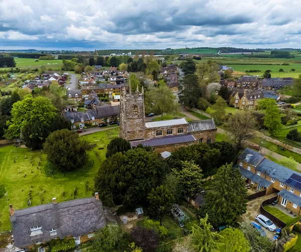 Letecký Pohled Severovýchod Nad Kostelem Vesnicí Chipping Warden Velká Británie — Stock fotografie