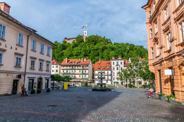 Une Vue Sur Nouvelle Place Vers Château Ljubljana Slovénie Été — Photo