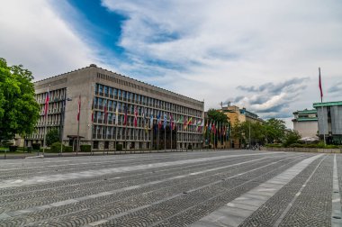 Slovenya 'nın orta kesimindeki Ljubljana Cumhuriyet Meydanı' ndan bir manzara