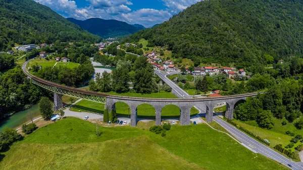 Légi Panoráma Vasúti Viadukt Felett Baa Város Közelében Modrej Szlovéniában — Stock Fotó