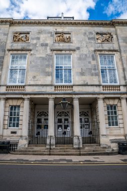 Yazın ana caddenin karşısındaki Lewes, Sussex, İngiltere 'de bir manzara