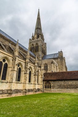 Chichester Katedrali 'nin kuzey tarafından Chichester, Sussex' in merkezinde bir manzara.