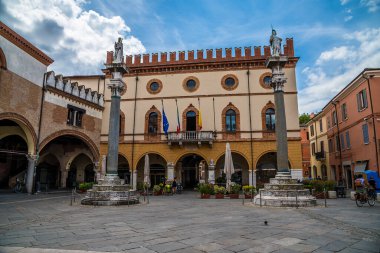 İtalya 'nın Ravenna kentindeki Halkların Meydanı' ndan bir manzara