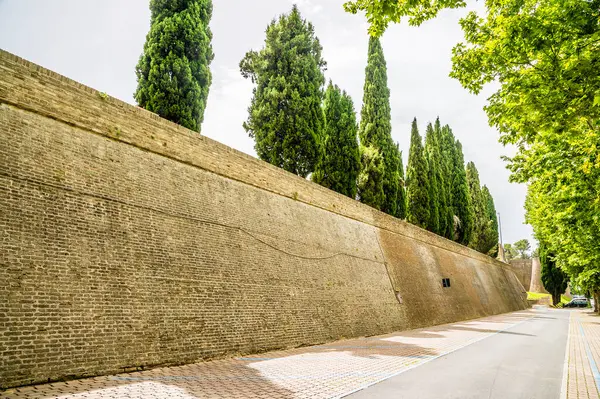 stock image A view along the castle wall in the city of Urbino, Italy in summertime