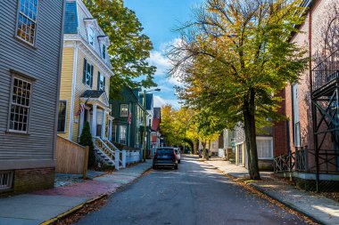 Sonbaharda Newport, ABD 'de bir yerleşim yerinin manzarası
