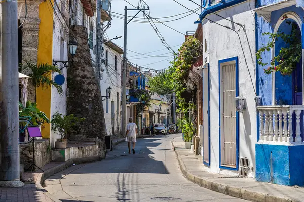 İlkbaharda Kolombiya, Cartagena 'nın Getsemani bölgesinde sakin bir yerleşim yeri manzarası