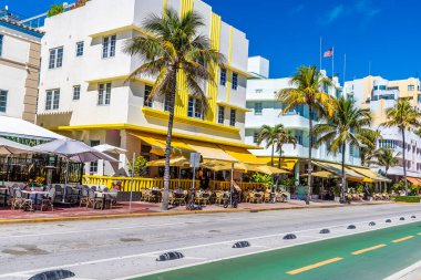 Okyanus Yolu 'nu geçen bir manzara güneşli bir sabahta Miami' de, baharda.