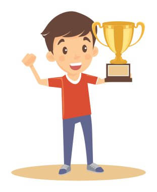Altın kupa taşıyan genç çocuk mutlu bir ifade takınıyor, galibiyeti kutluyor. Gülümseyen çocuk ödülünde başarı vektörü illüstrasyonu sergileniyor