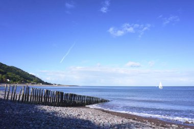 İngiltere 'nin Somerset kentindeki Porlock Weir' daki Stoney plajı.
