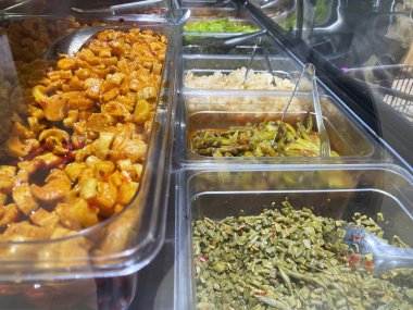 Süpermarkette Çin tuzlu sebzeleri