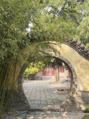 Denfeng, Çin - 28 Ekim 2024 Songyang Akademisi, Geleneksel Çin Bahçesi