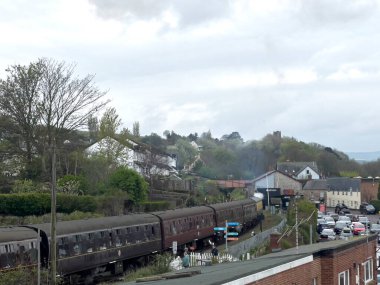 Watchet, İngiltere, 15 Mart 2025. Watchet buhar treni, kıyı köyü, Somerset sahili, İngiltere