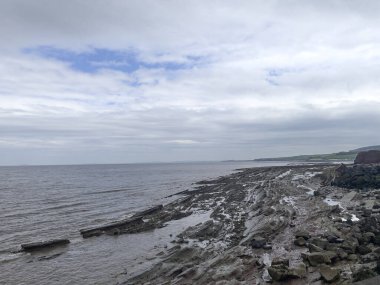 Watchet, İngiltere, 15 Mart 2025. Watchet plajı, kıyı köyü, Somerset sahili, İngiltere